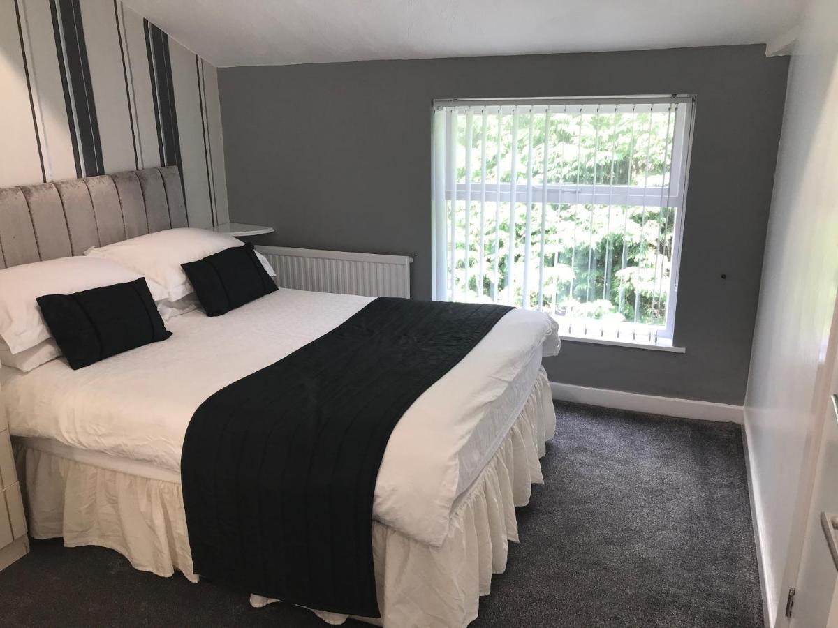 La Suisse Serviced Apartments Манчестър Екстериор снимка