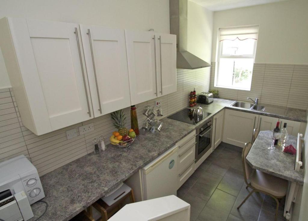 La Suisse Serviced Apartments Манчестър Стая снимка