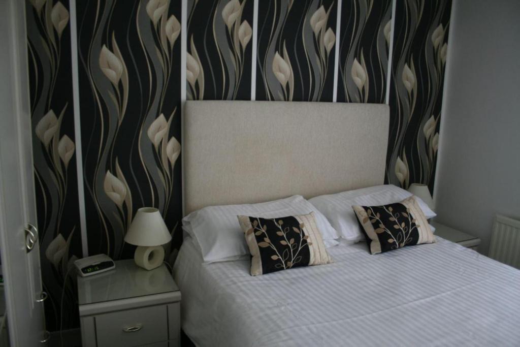 La Suisse Serviced Apartments Манчестър Стая снимка