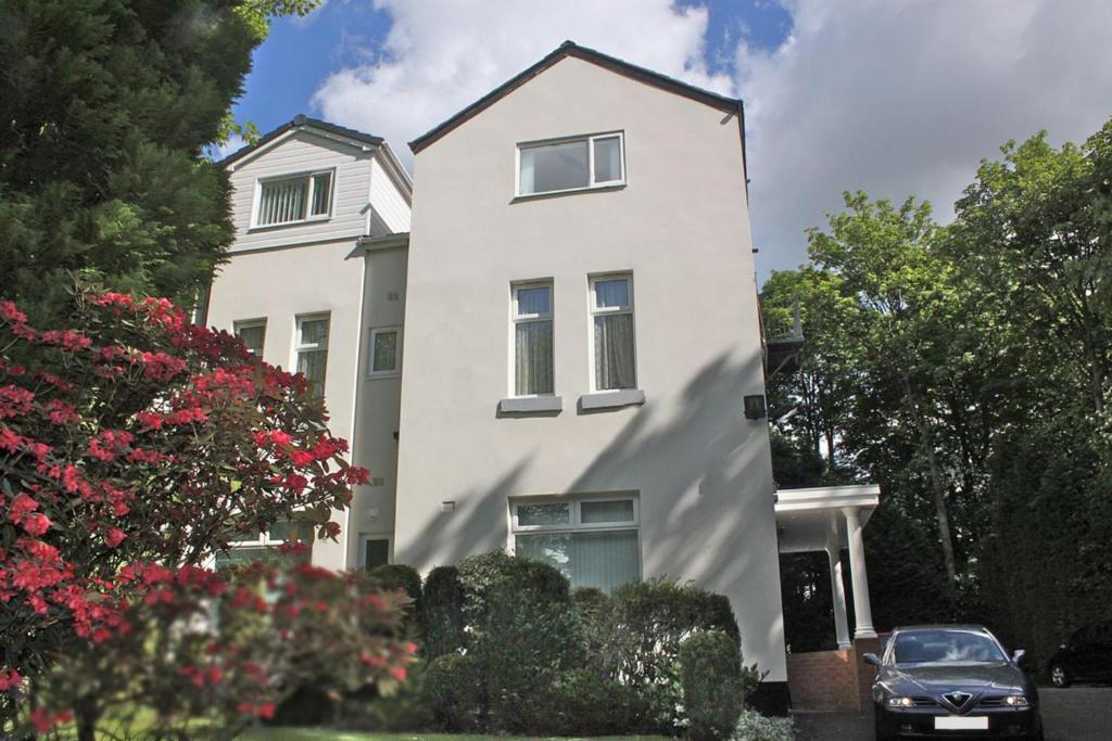 La Suisse Serviced Apartments Манчестър Екстериор снимка