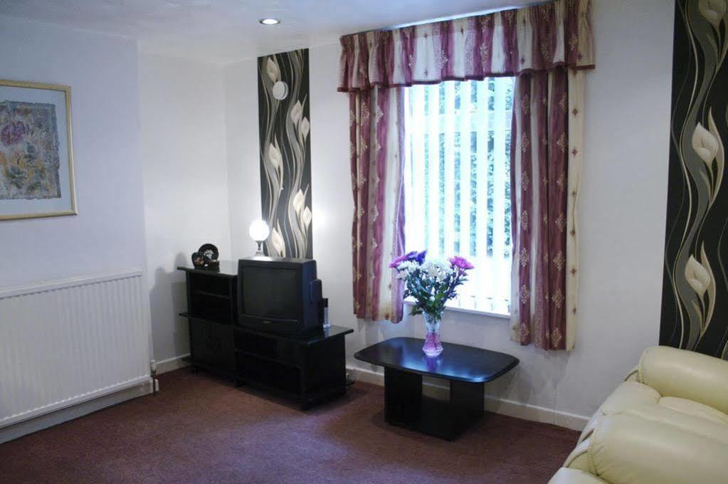 La Suisse Serviced Apartments Манчестър Екстериор снимка