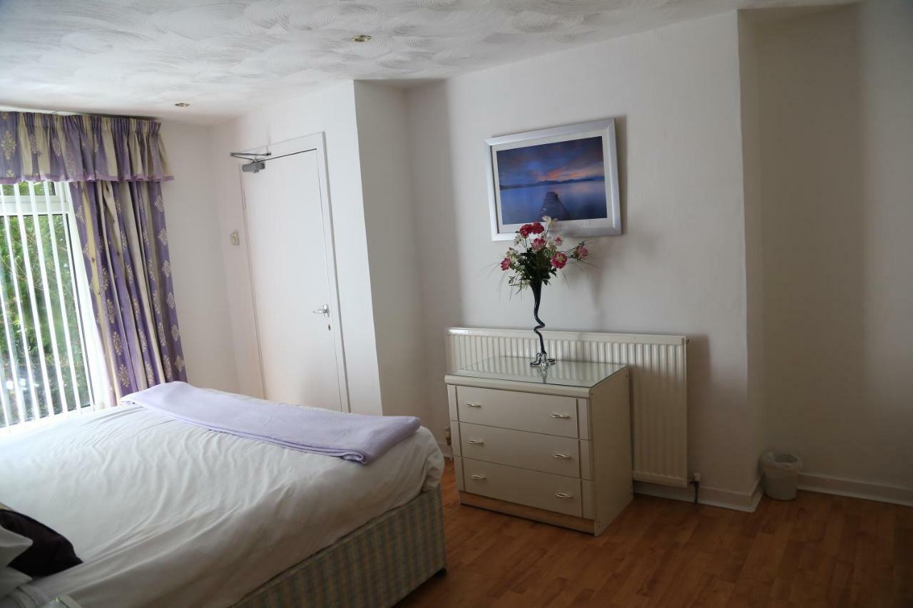 La Suisse Serviced Apartments Манчестър Екстериор снимка
