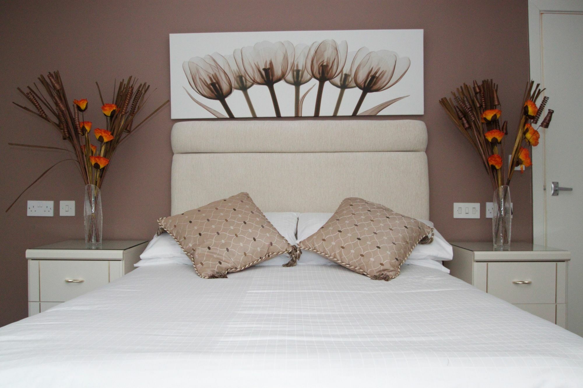 La Suisse Serviced Apartments Манчестър Екстериор снимка