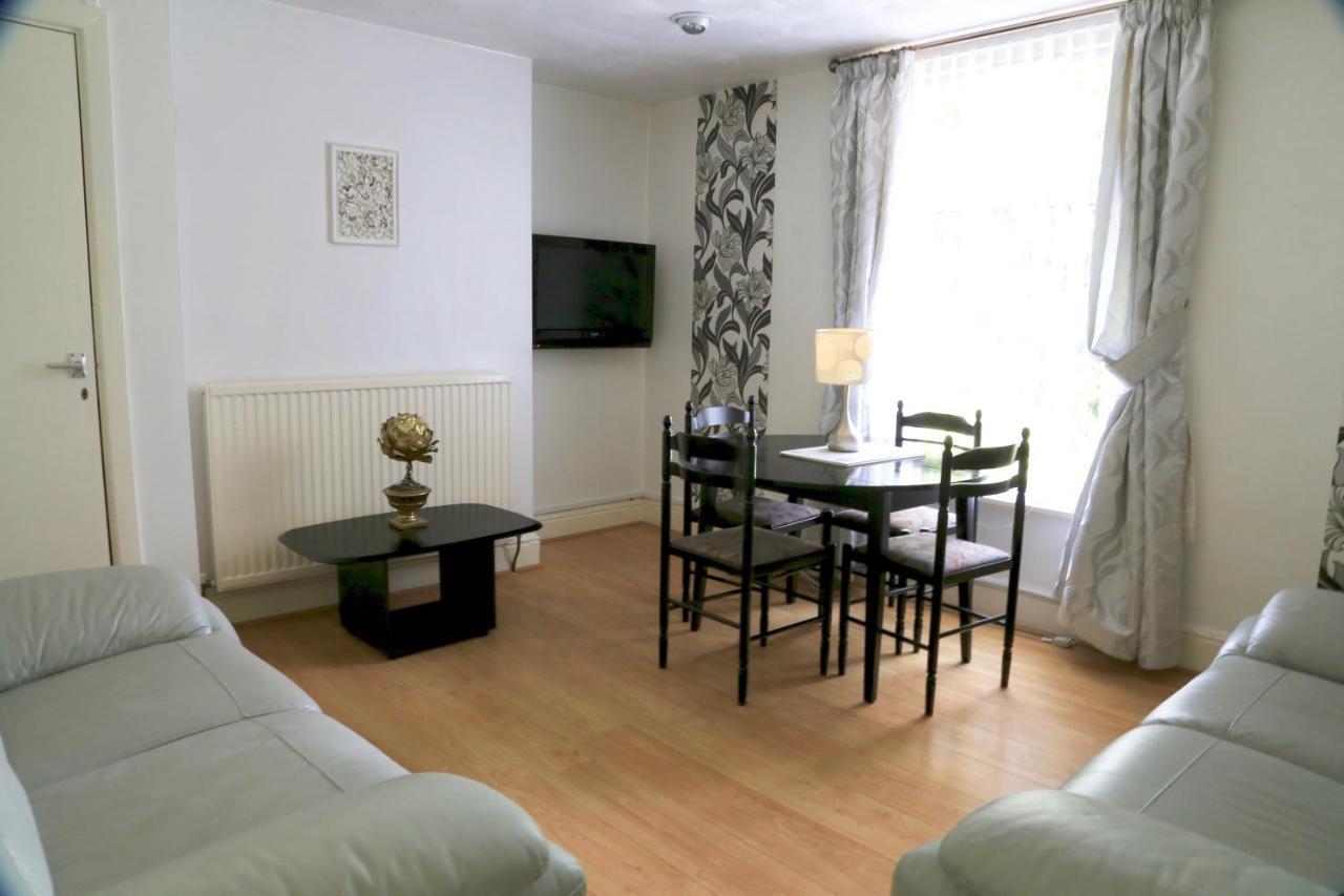 La Suisse Serviced Apartments Манчестър Екстериор снимка